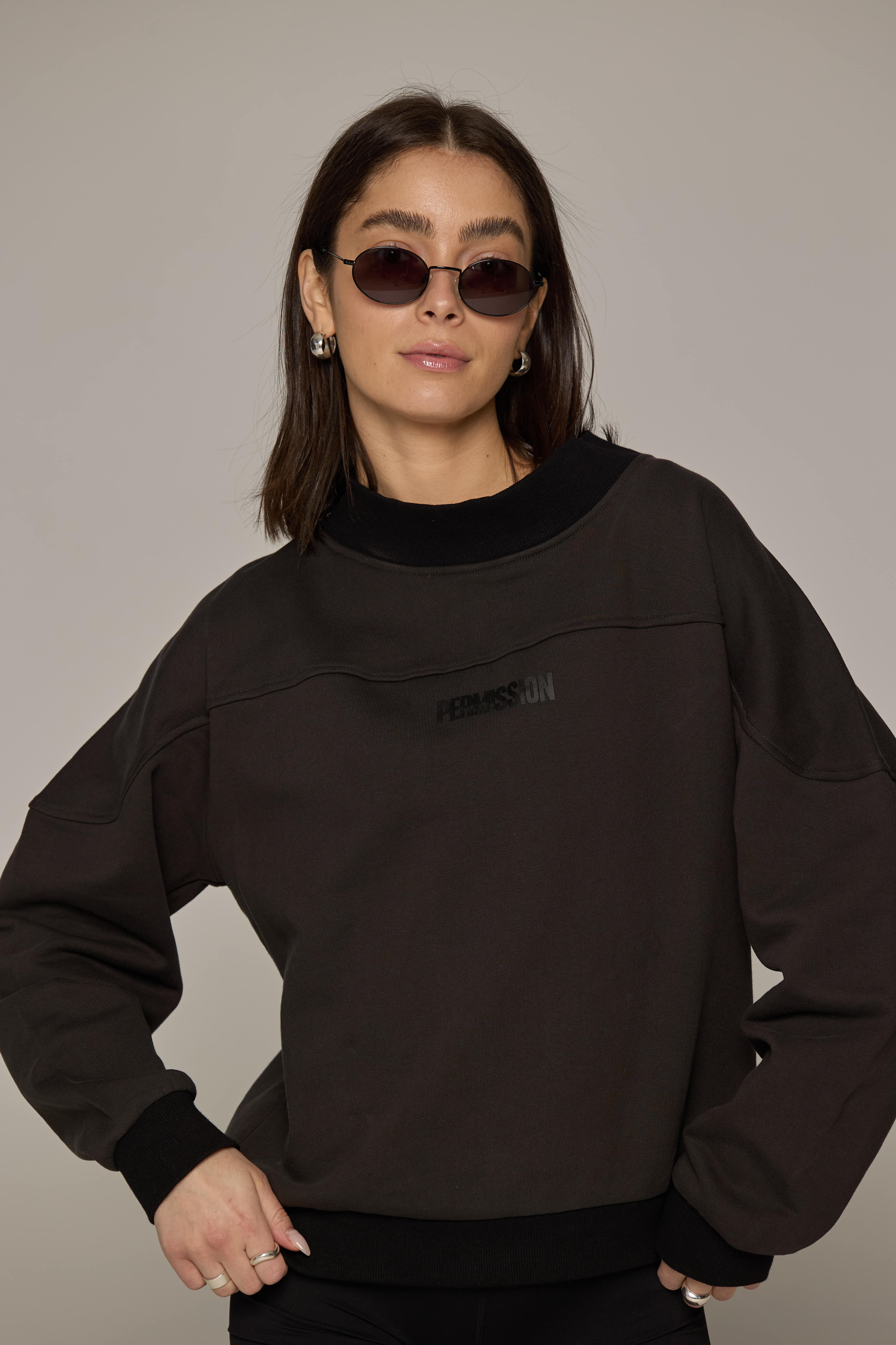Contrast Mockneck