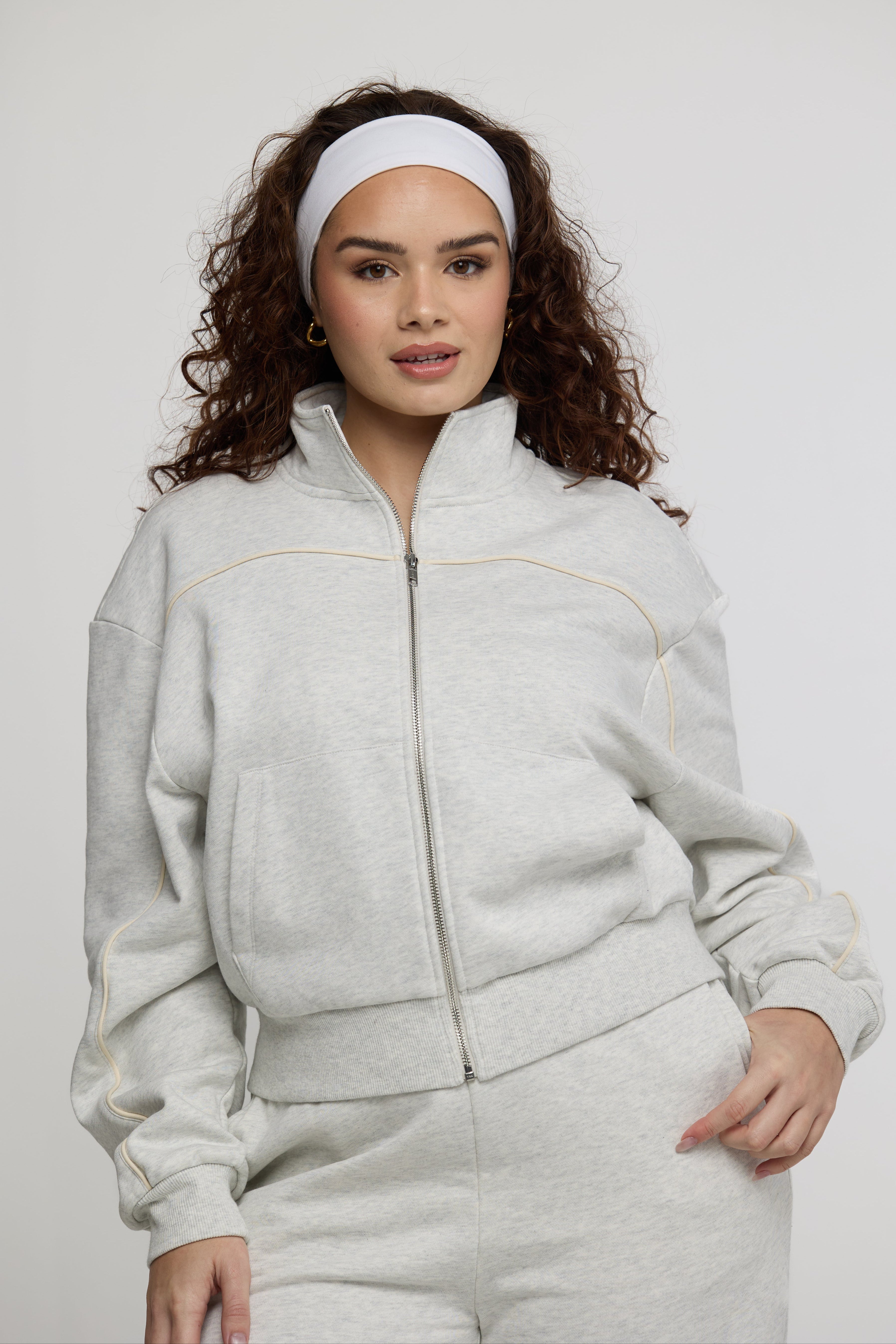 Oversized Zip